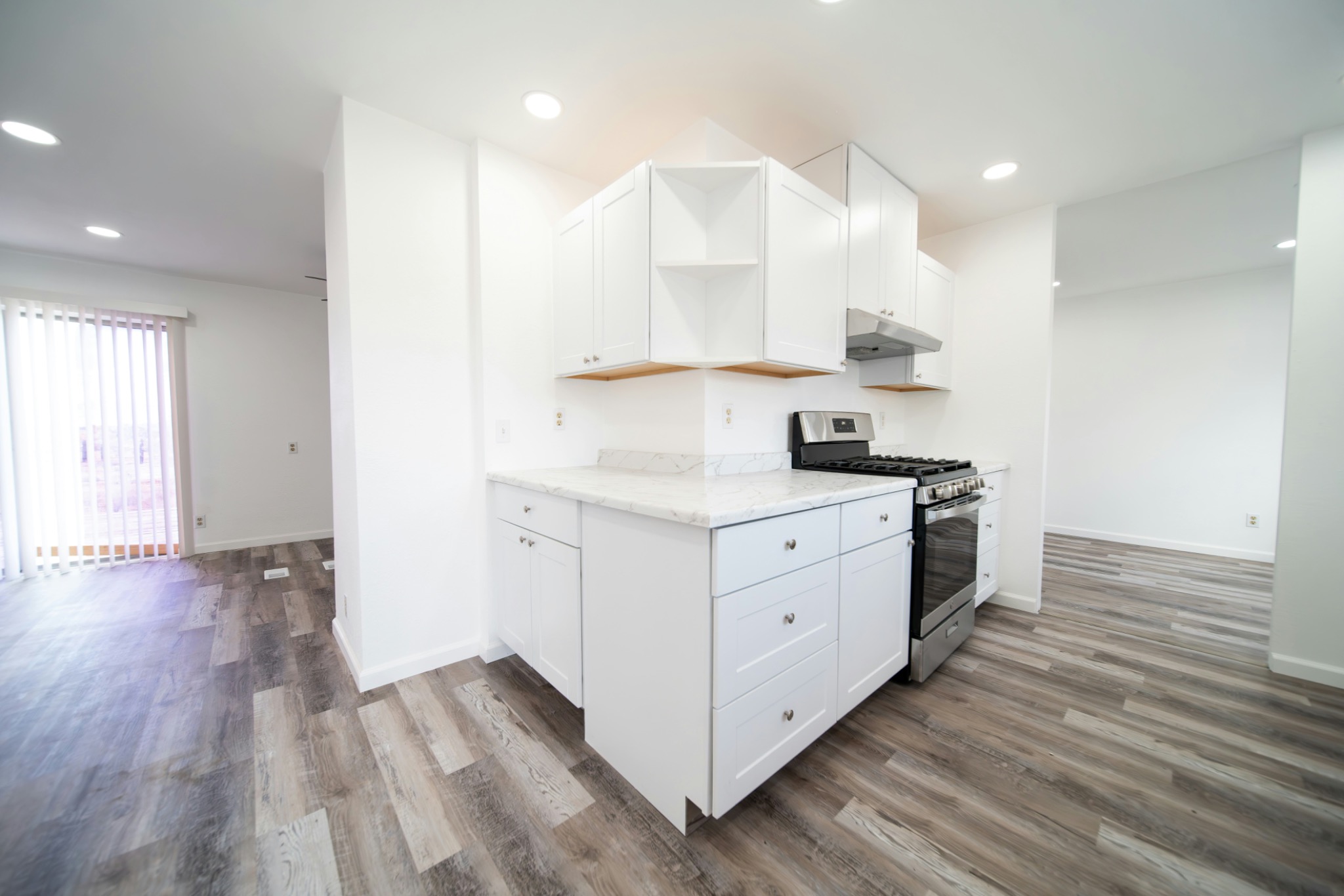 Move-in move-out cleaning service — clean empty home